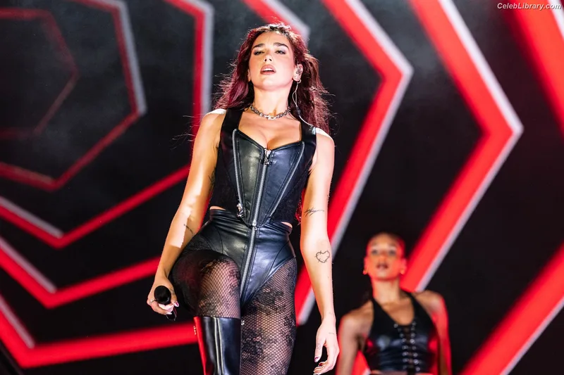 Dua Lipa photo 7 of 7804