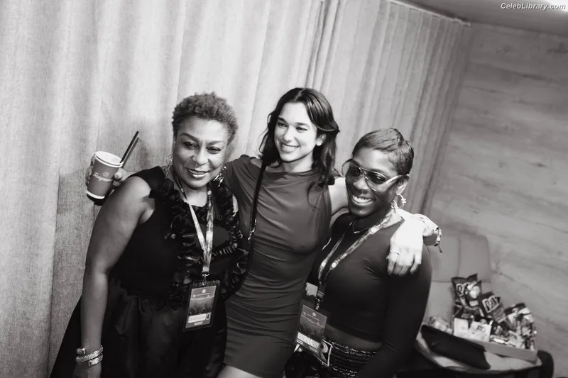 Dua Lipa photo 23 of 7804