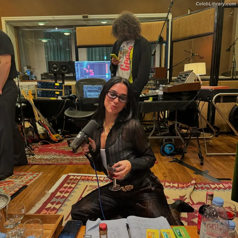 Dua Lipa photo 15 of 7804