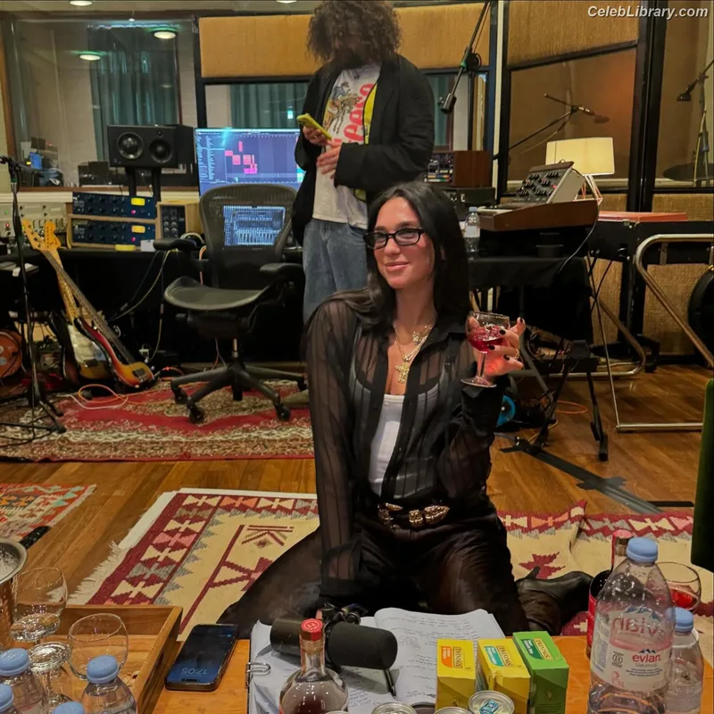 Dua Lipa photo 19 of 7804