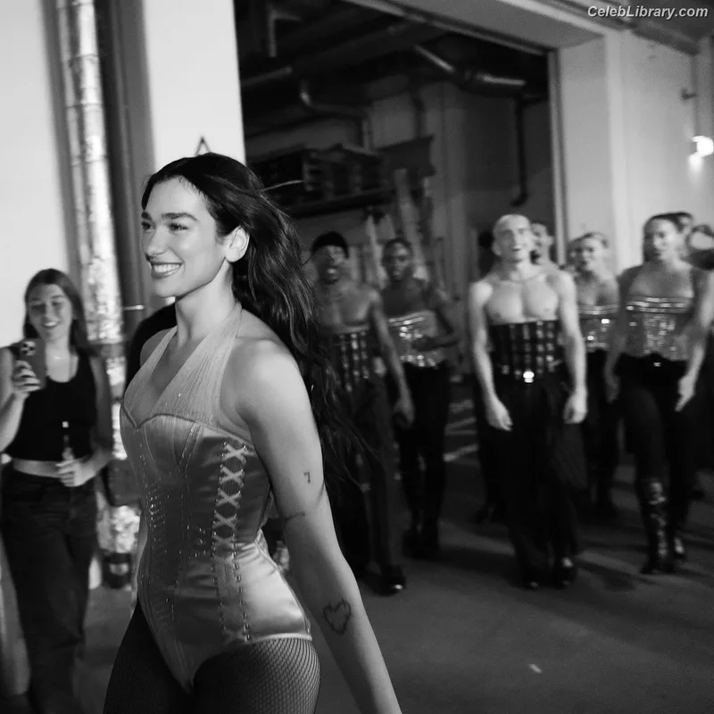 Dua Lipa photo 20 of 7804