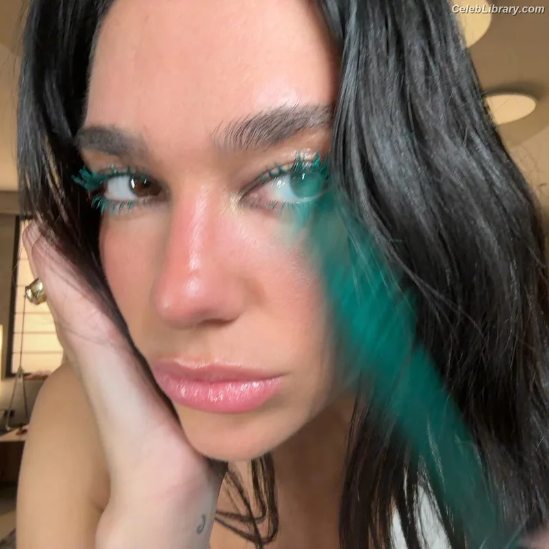 Dua Lipa photo 21 of 7804