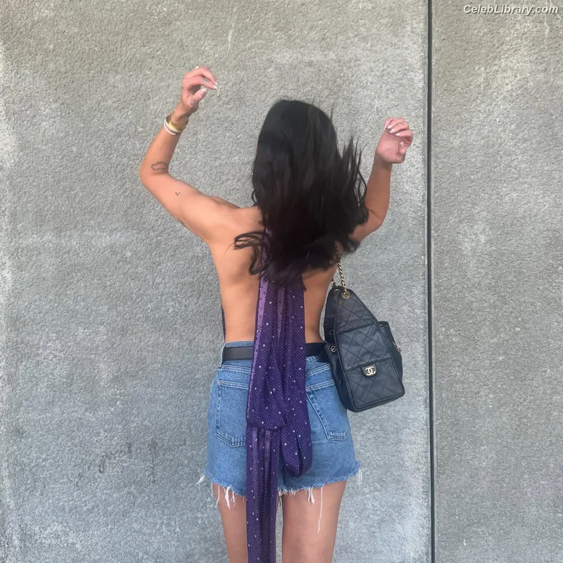 Dua Lipa photo 23 of 7804