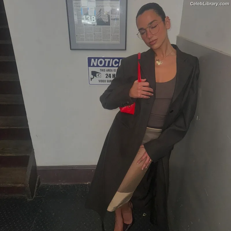 Dua Lipa photo 20 of 7804