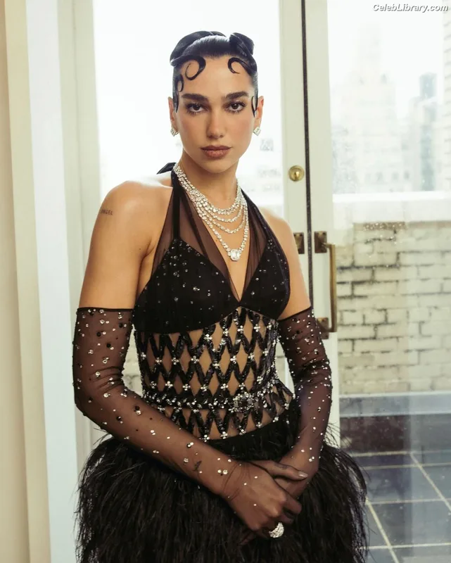 Dua Lipa photo 4 of 7804