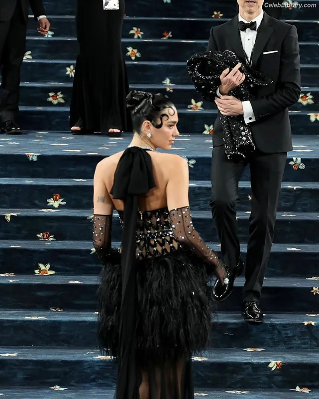 Dua Lipa photo 8 of 7804