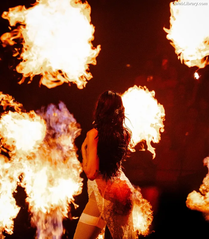 Dua Lipa photo 16 of 7804