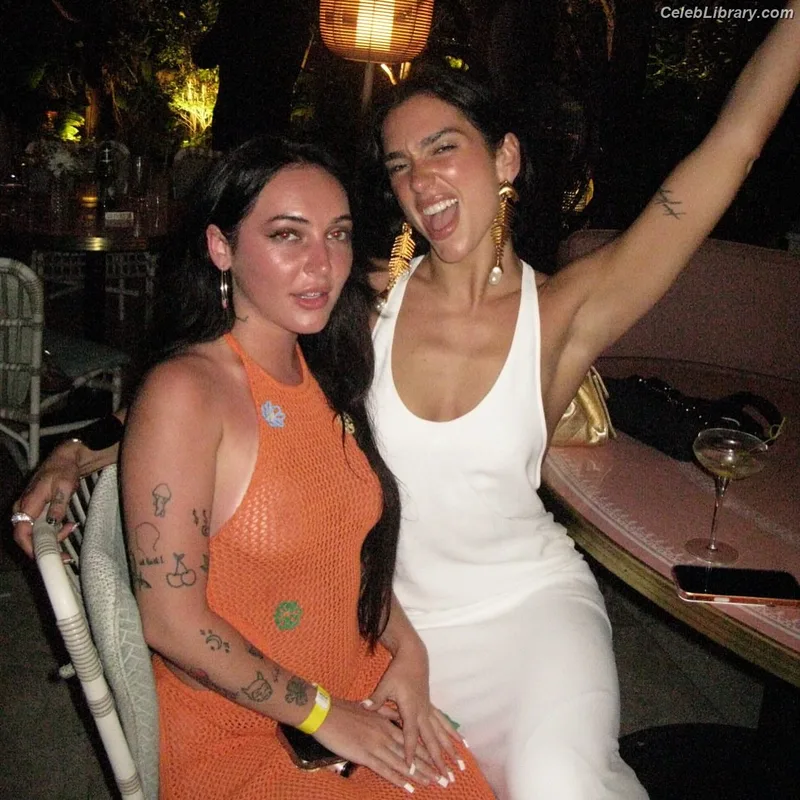Dua Lipa photo 9 of 7804