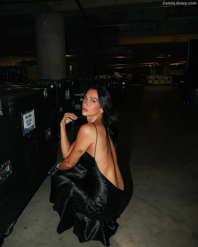 Dua Lipa photo 13 of 7804