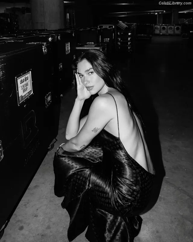 Dua Lipa photo 15 of 7804