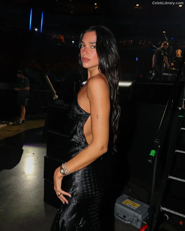 Dua Lipa photo 17 of 7804