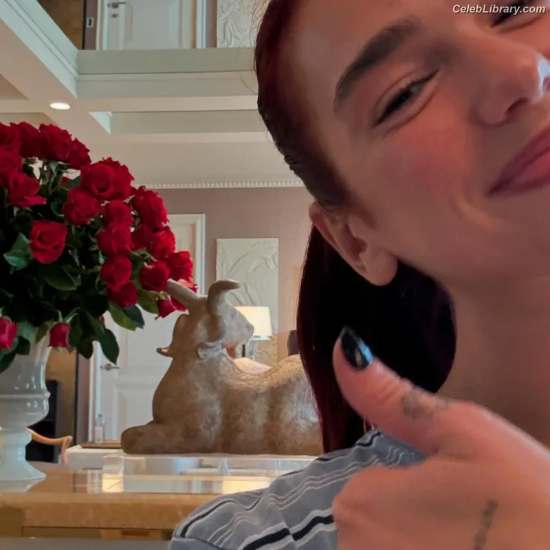 Dua Lipa photo 15 of 7804