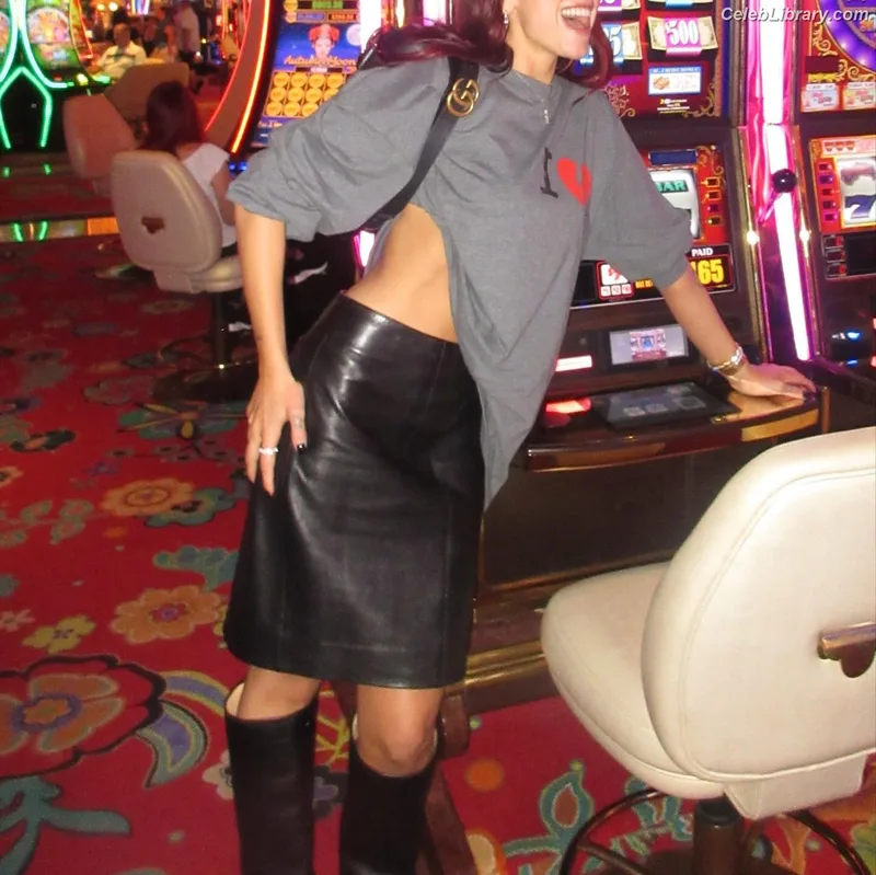 Dua Lipa photo 5 of 7804