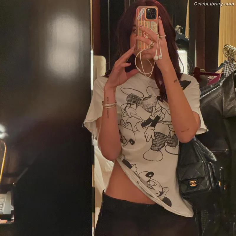 Dua Lipa photo 16 of 7804