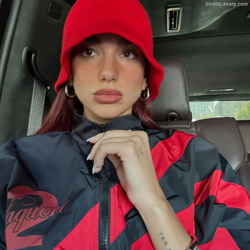 Dua Lipa photo 19 of 7804