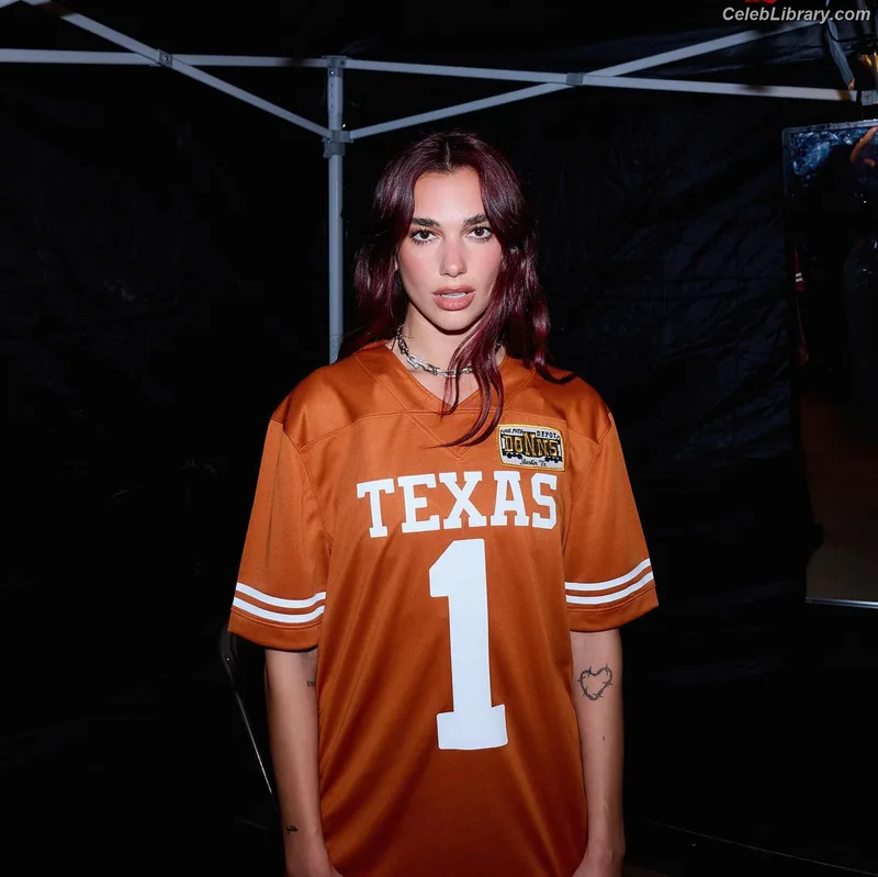 Dua Lipa photo 22 of 7804
