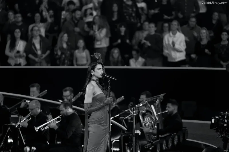 Dua Lipa photo 17 of 7804
