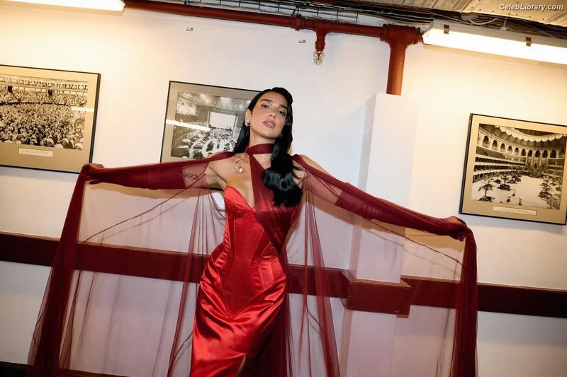 Dua Lipa photo 23 of 7804