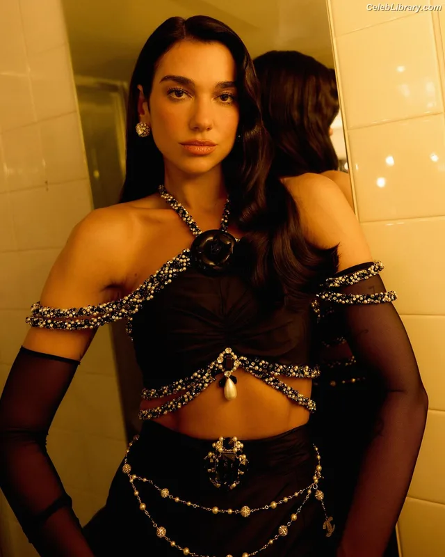Dua Lipa photo 7 of 7804