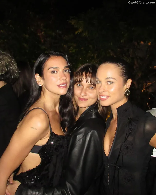 Dua Lipa photo 13 of 7804