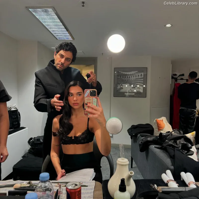 Dua Lipa photo 19 of 7804