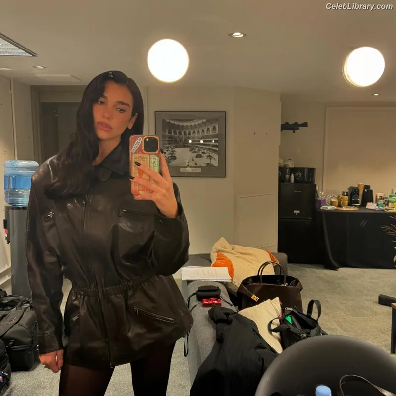Dua Lipa photo 20 of 7804
