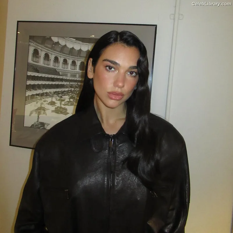 Dua Lipa photo 23 of 7804