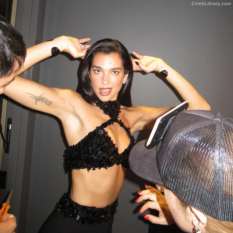 Dua Lipa photo 14 of 7804