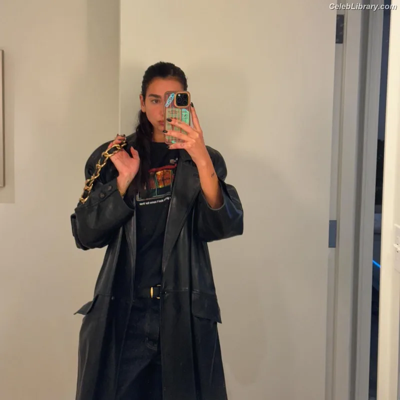 Dua Lipa photo 23 of 7804