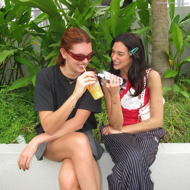 Dua Lipa photo 7 of 7804