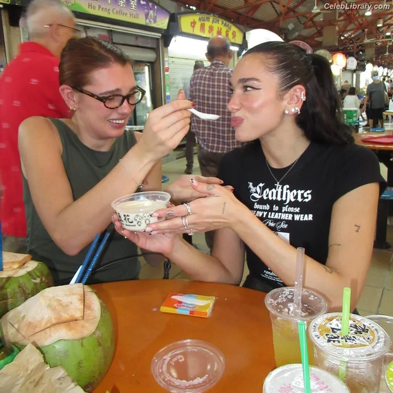 Dua Lipa photo 20 of 7804