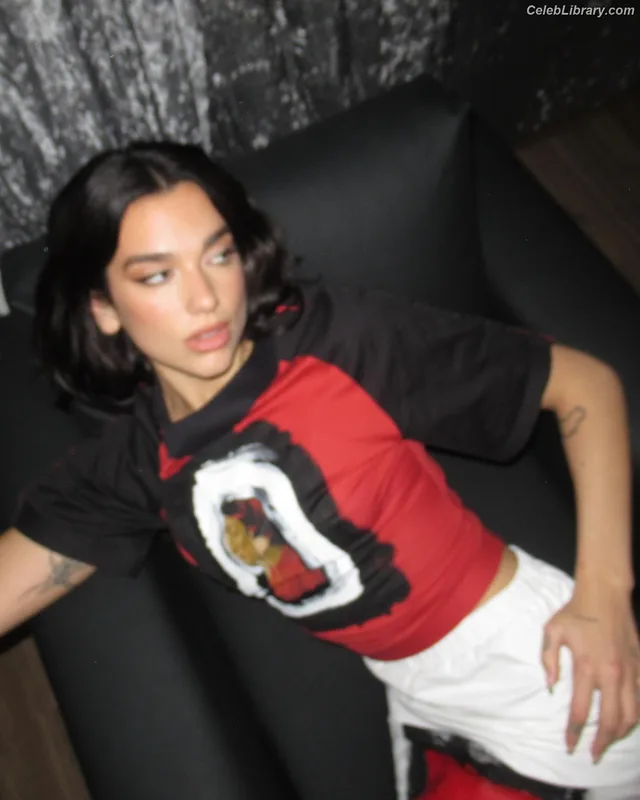 Dua Lipa photo 10 of 7804