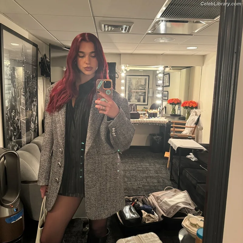 Dua Lipa photo 7 of 7804