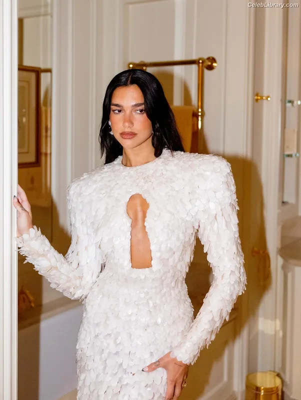 Dua Lipa photo 12 of 7804