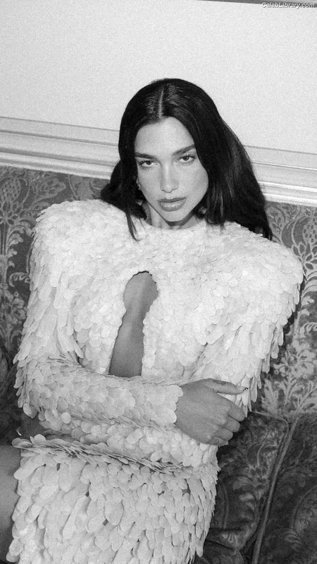 Dua Lipa photo 21 of 7804