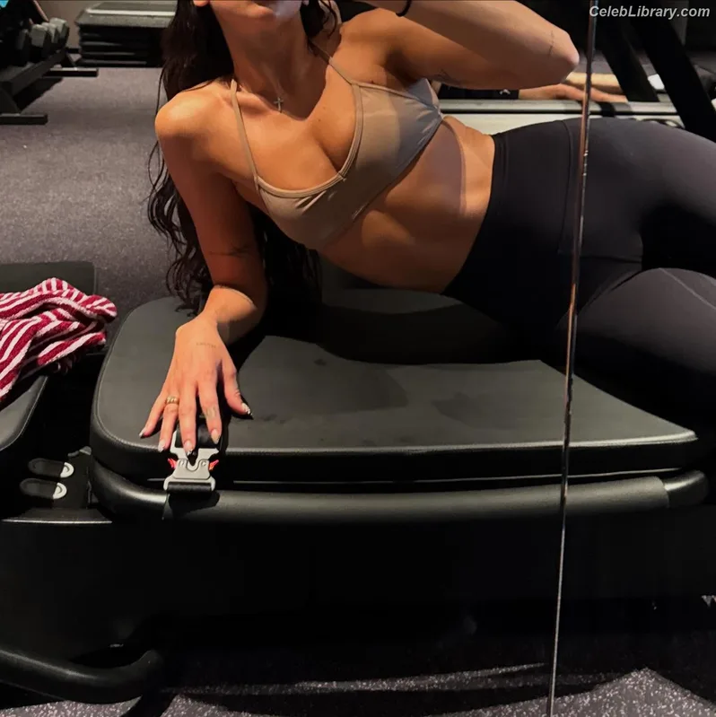 Dua Lipa photo 21 of 7804
