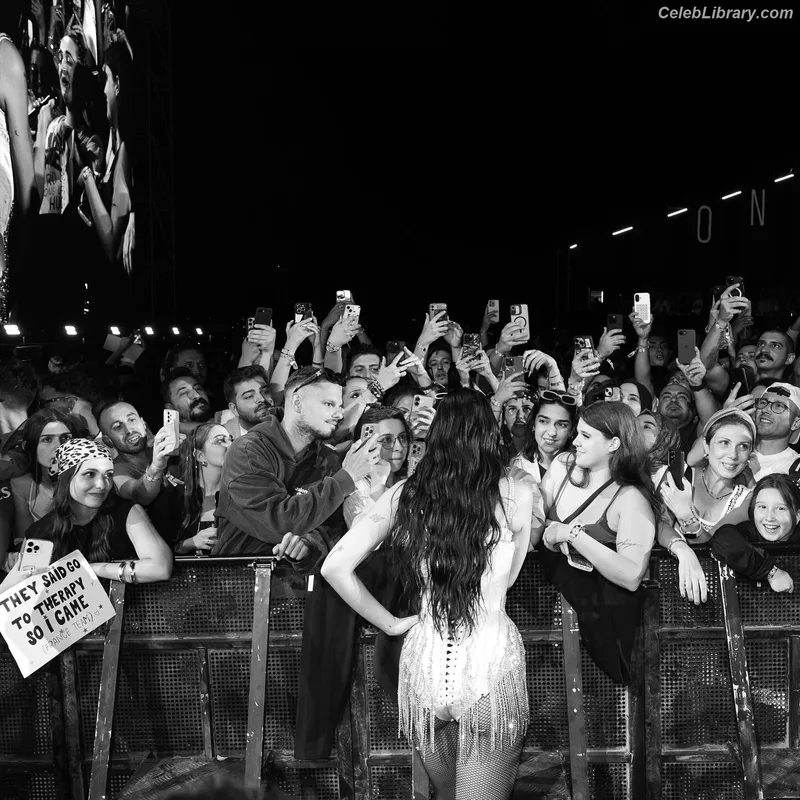 Dua Lipa photo 8 of 7804