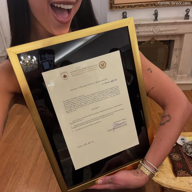 Dua Lipa photo 10 of 7804