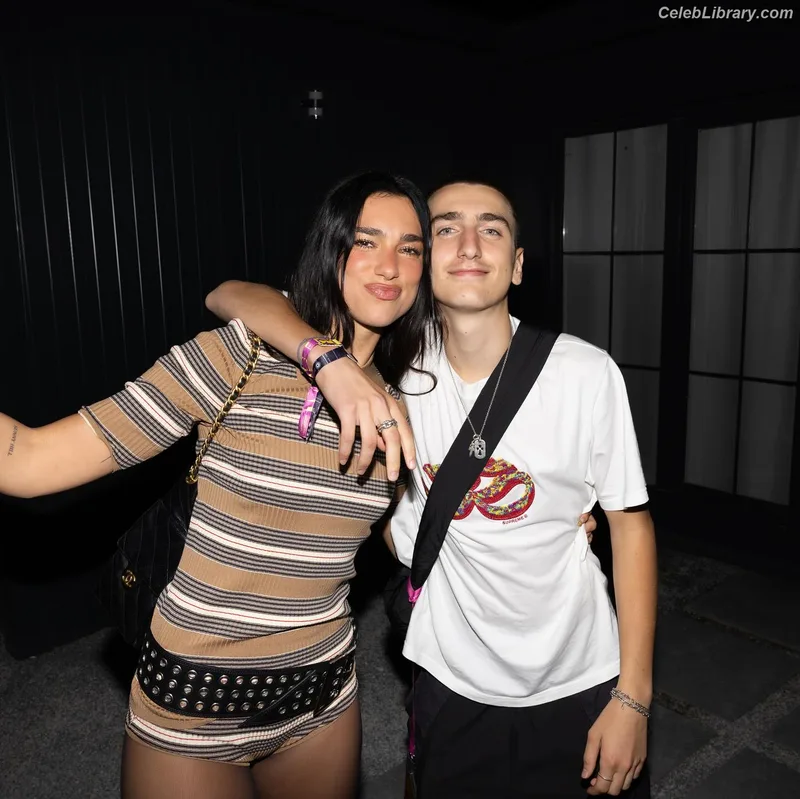 Dua Lipa photo 20 of 7804