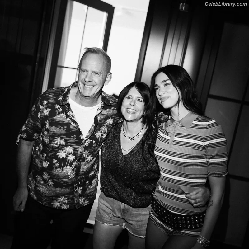 Dua Lipa photo 21 of 7804