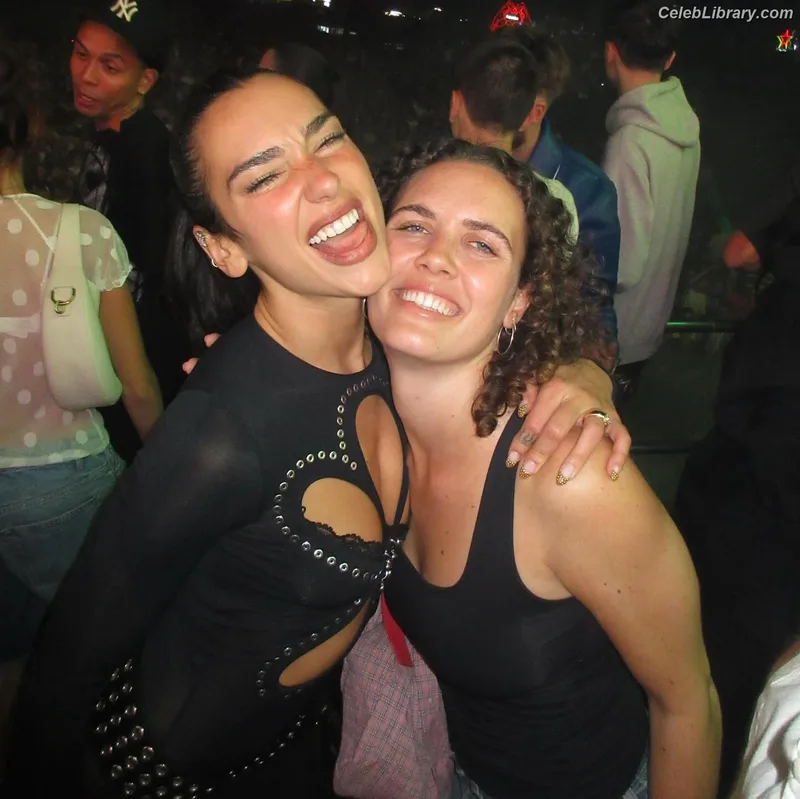 Dua Lipa photo 2 of 7804