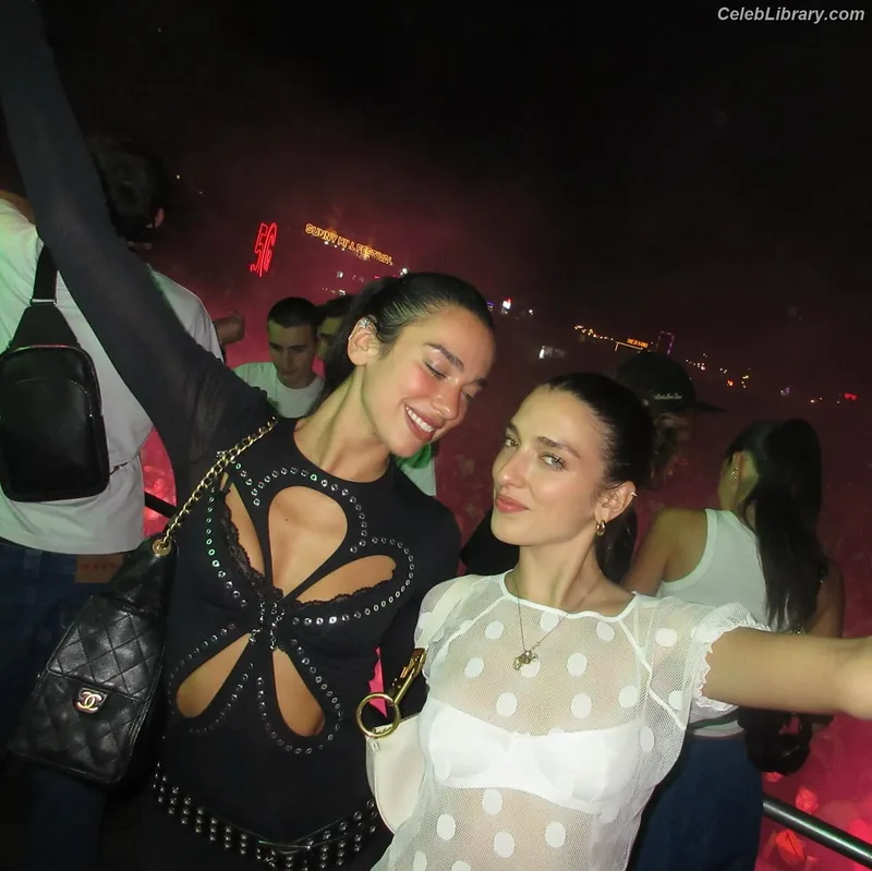 Dua Lipa photo 3 of 7804