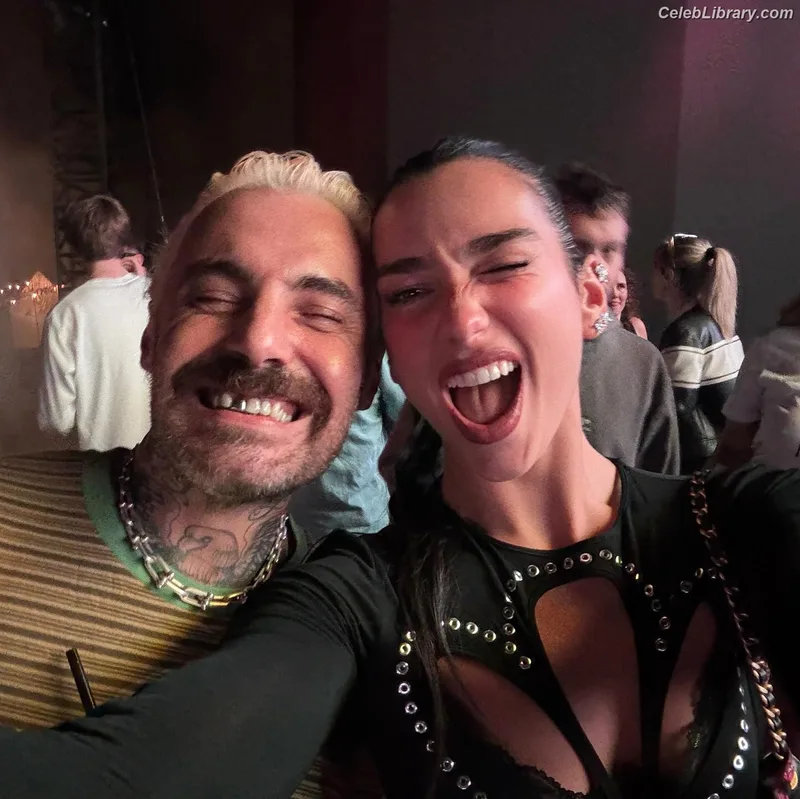 Dua Lipa photo 7 of 7804
