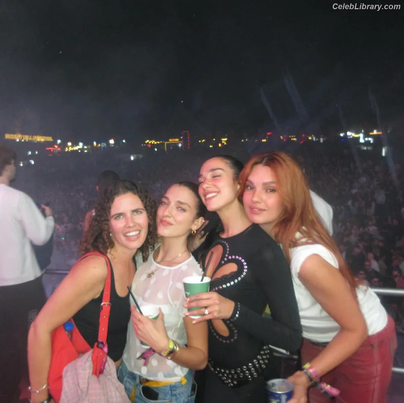 Dua Lipa photo 11 of 7804