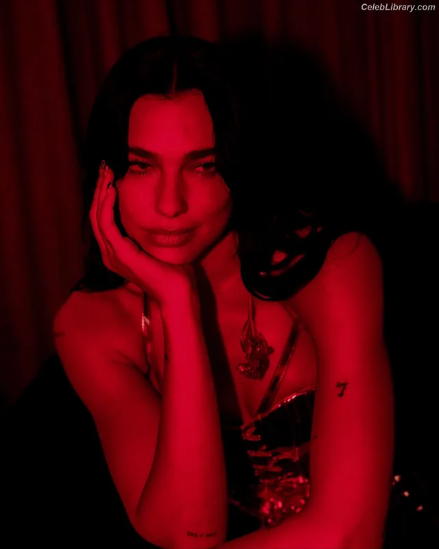 Dua Lipa photo 6 of 7804