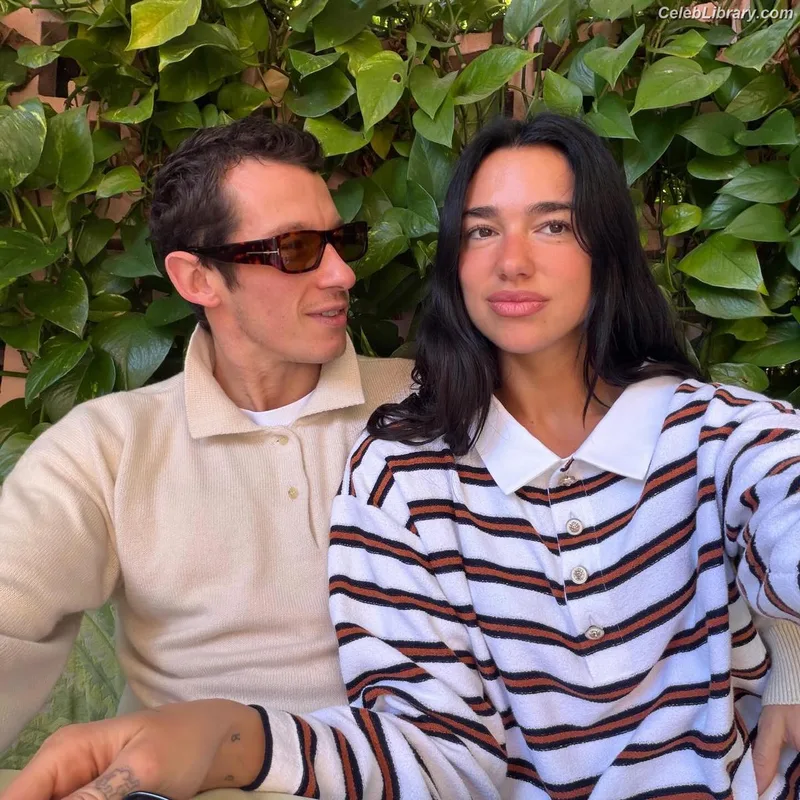 Dua Lipa photo 12 of 7804