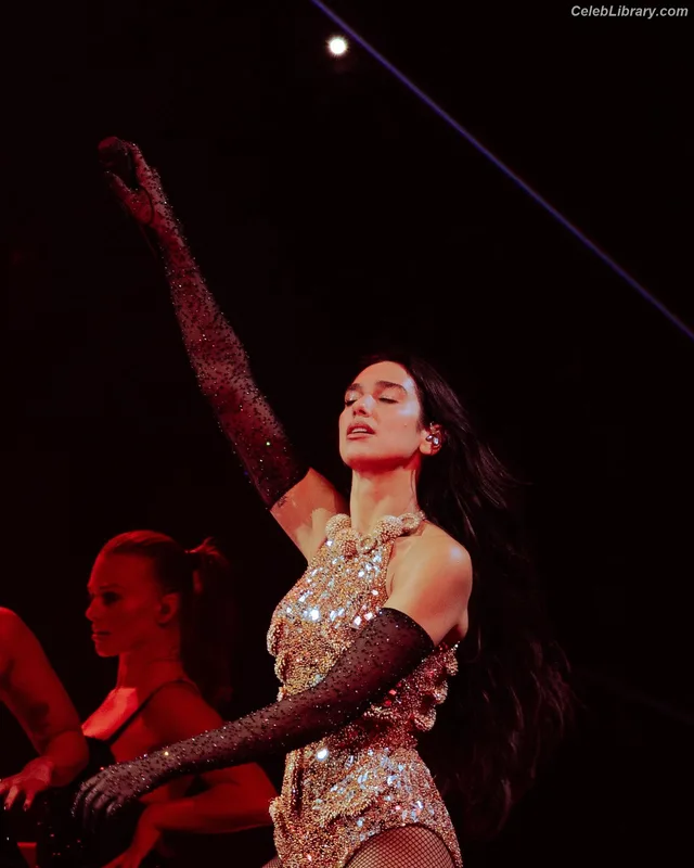 Dua Lipa photo 16 of 7804