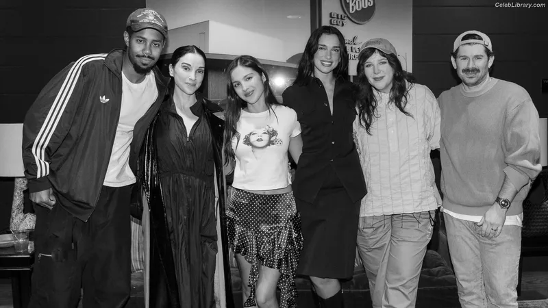 Dua Lipa photo 22 of 7804