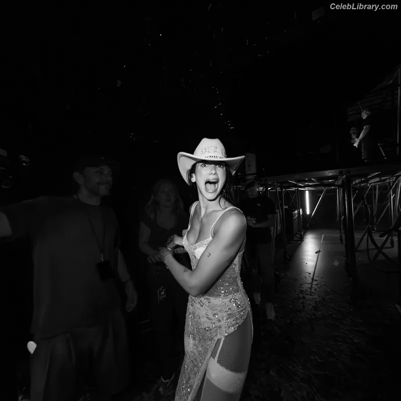 Dua Lipa photo 3 of 7804