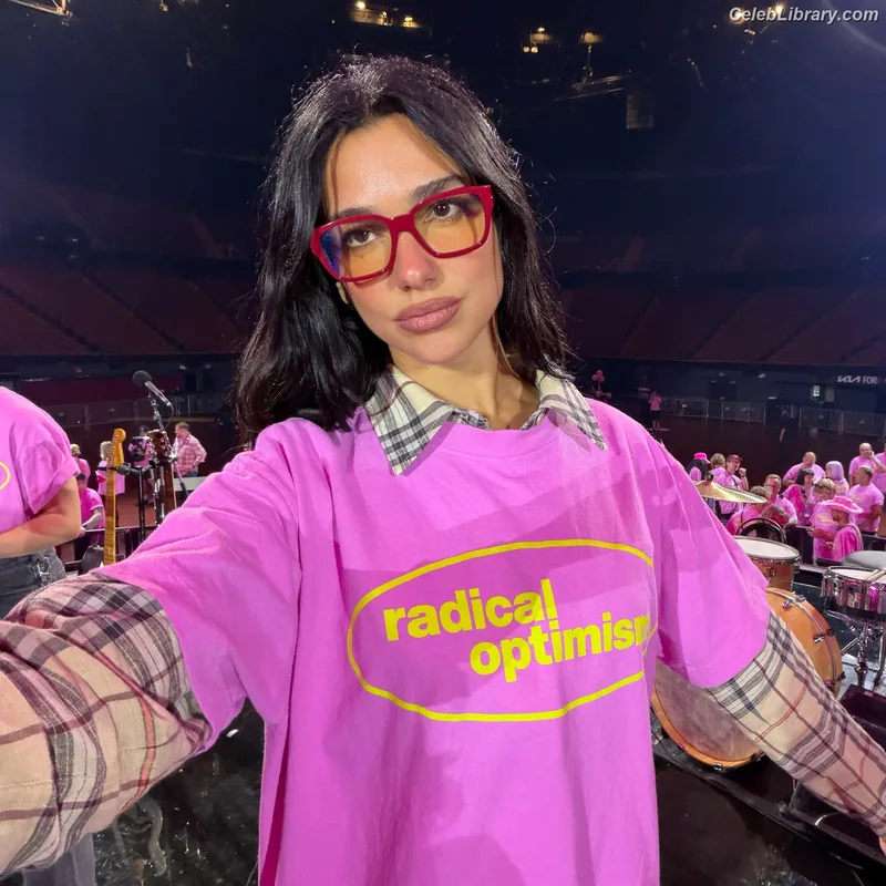 Dua Lipa photo 4 of 7804